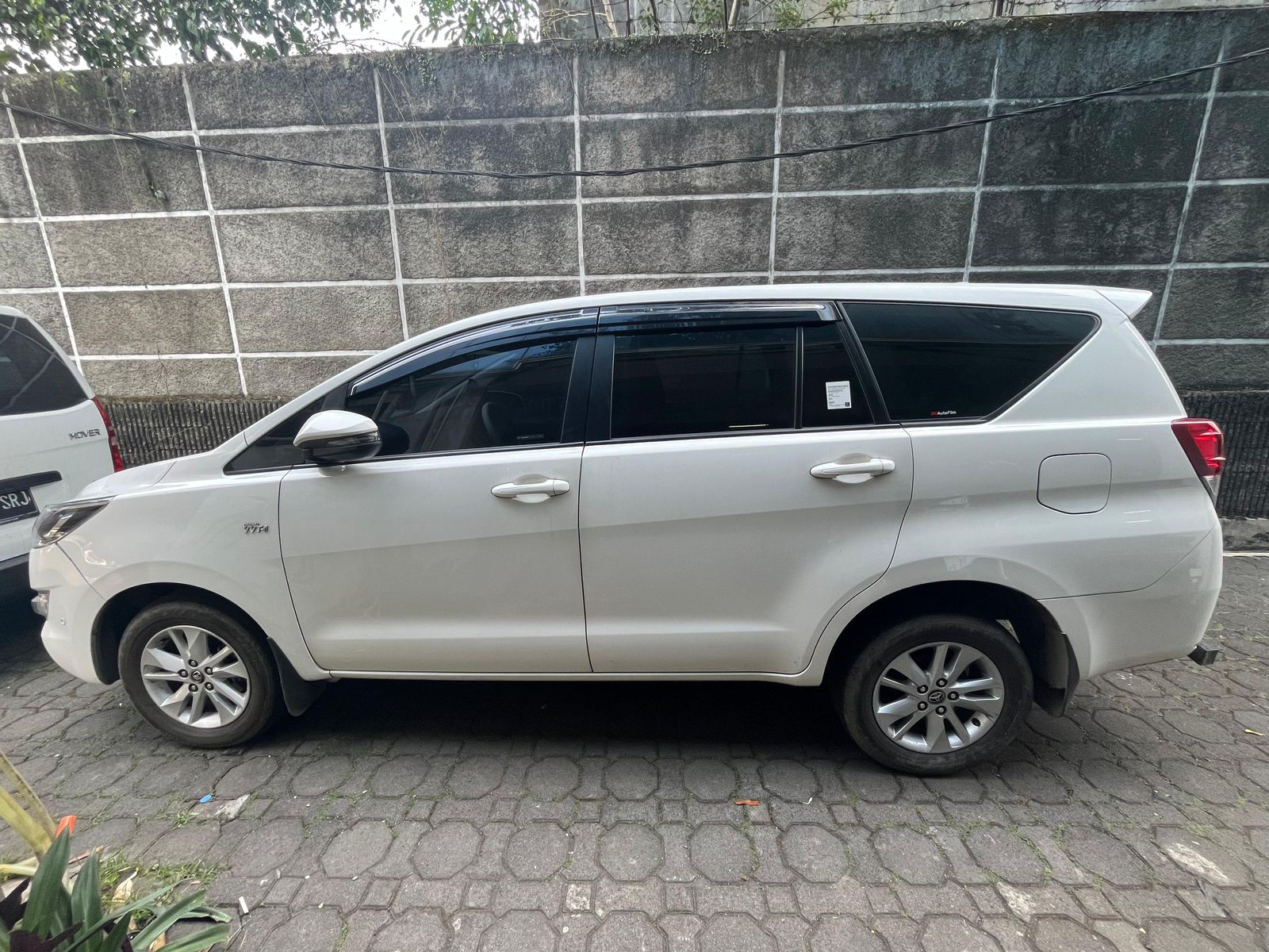 Sewa Mobil Di Bandung Profesional
